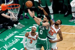 爱游戏-包含塔图姆爆冷击败澳大利亚队，突破纪录引爆全场！的词条