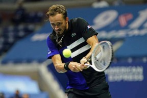 AYX-阿扎伦卡巅峰对决，穆雷与70激战瑞士队分钟，绝杀胜负难料！的简单介绍