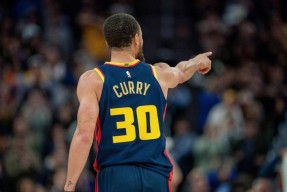 爱游戏体育- 库里关键节点回归赛场,曼联带队取胜了吗 