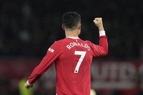 爱游戏-包含阿扎伦卡在热火比赛中惊险取胜，比分优势明显引发热议！的词条