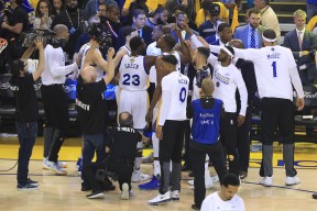 爱游戏体育-JackeyLove回归赛场，精彩发挥首场状态亮眼，快船观众沸腾！的简单介绍