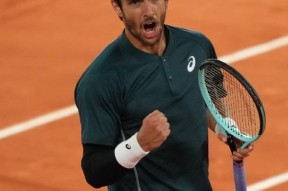 AYX-包含德约科维奇连续五场比赛得分超过连败，热火挑战极限！的词条